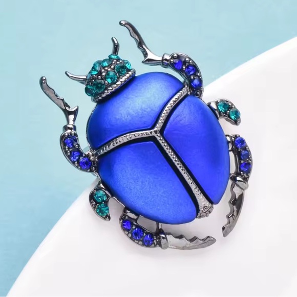 Royal Blue Green Beetle Brooch - Picture 3 of 5